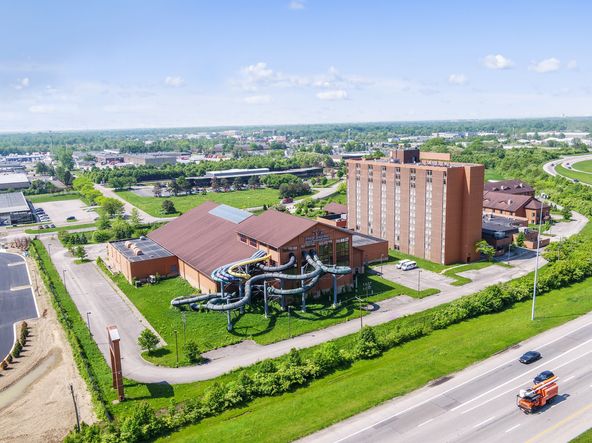 Redevelopment Opportunity: 4560 Hilton Corporate Dr, Columbus, OH 43232